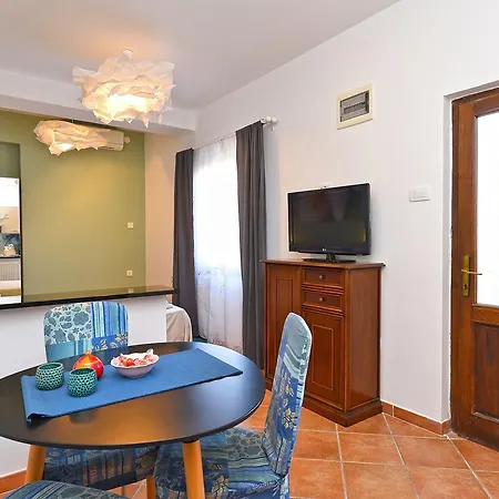 Manola 1550 Apartment *