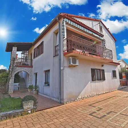 Manola 1550 Apartment