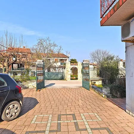 Manola 1550 Apartment
