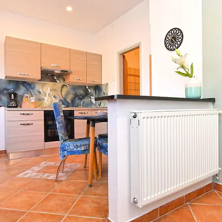 Manola 1550 Apartman